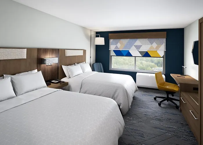 Express & Chicago - By Ihg