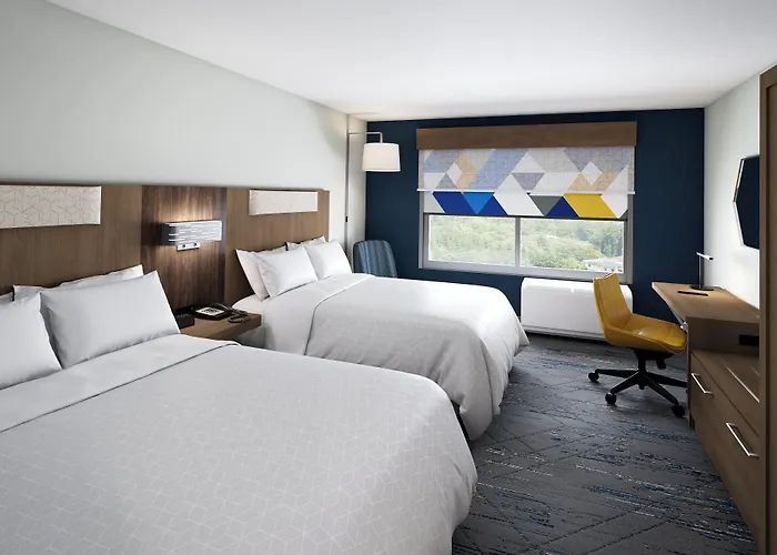 Express & Chicago - By Ihg Hotel 2*
