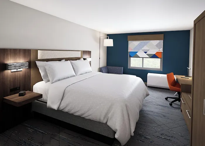 Express & Chicago - By Ihg 2*